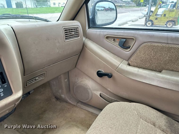 image for item NY9255 1996 Chevrolet S10  Ext. Cab pickup truck