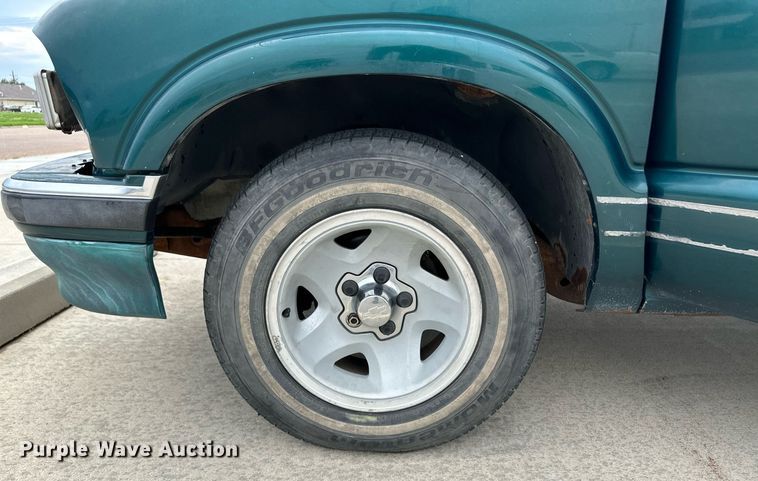 image for item NY9255 1996 Chevrolet S10  Ext. Cab pickup truck