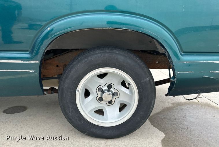 image for item NY9255 1996 Chevrolet S10  Ext. Cab pickup truck