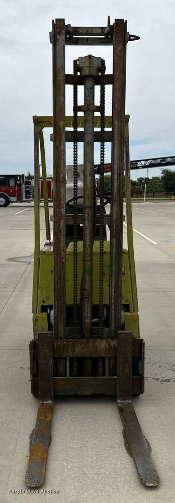 image for item NY9256 Clark CS30  forklift