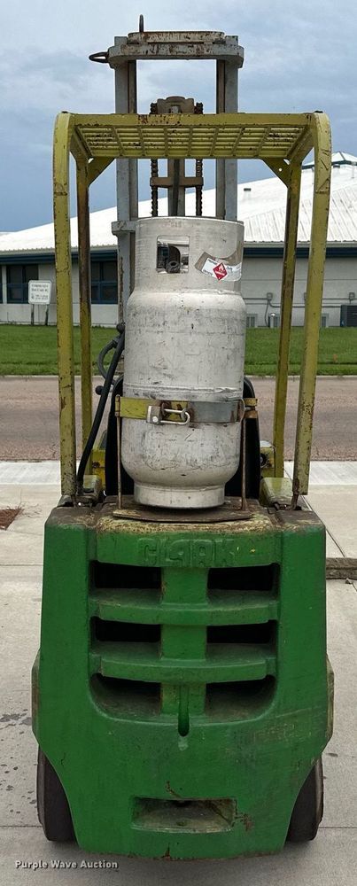 image for item NY9256 Clark CS30  forklift