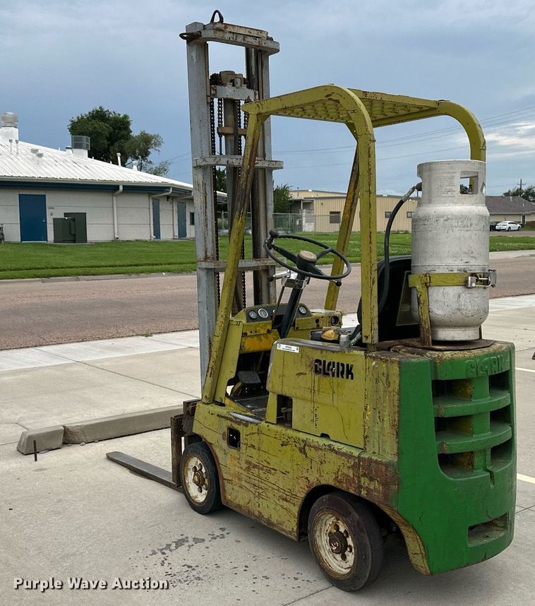 image for item NY9256 Clark CS30  forklift