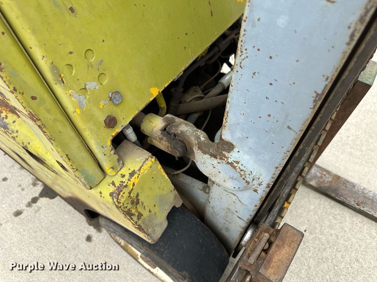 image for item NY9256 Clark CS30  forklift