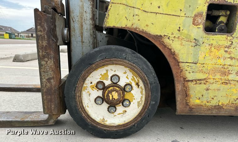 image for item NY9256 Clark CS30  forklift