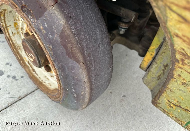 image for item NY9256 Clark CS30  forklift