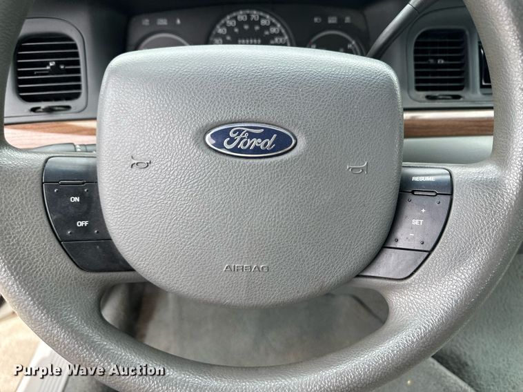 image for item NY9257 2005 Ford Crown Victoria