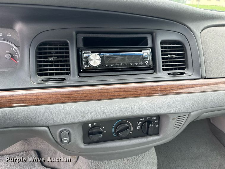 image for item NY9257 2005 Ford Crown Victoria