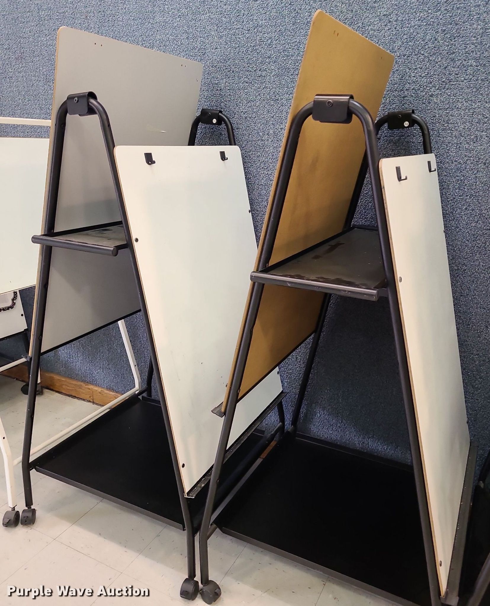 (10) easels in Council Grove, KS Item NX9577 sold Purple Wave