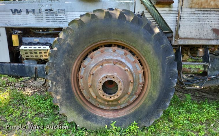 image for item DP5168 1977 White 4-180 Field Boss  4WD tractor