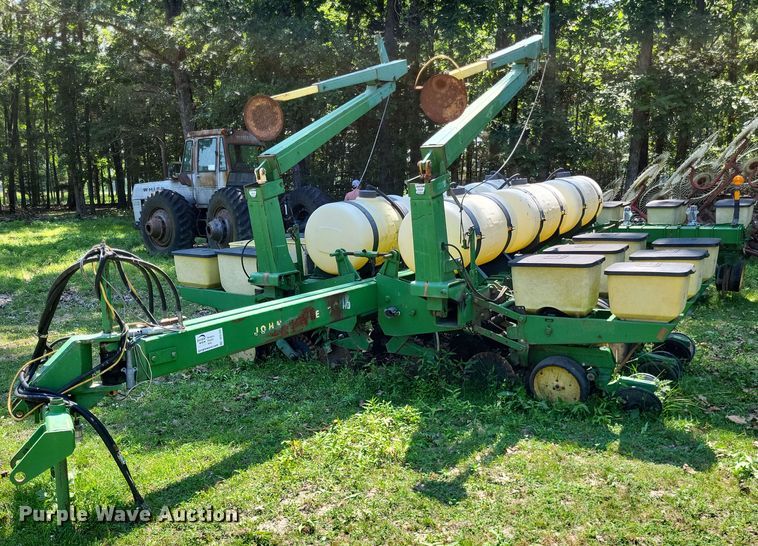 image for item DP5169 John Deere 7000  no-till planter