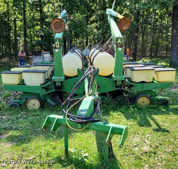 image for item DP5169 John Deere 7000  no-till planter