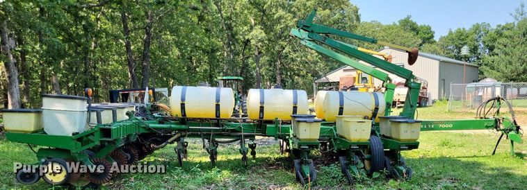 image for item DP5169 John Deere 7000  no-till planter