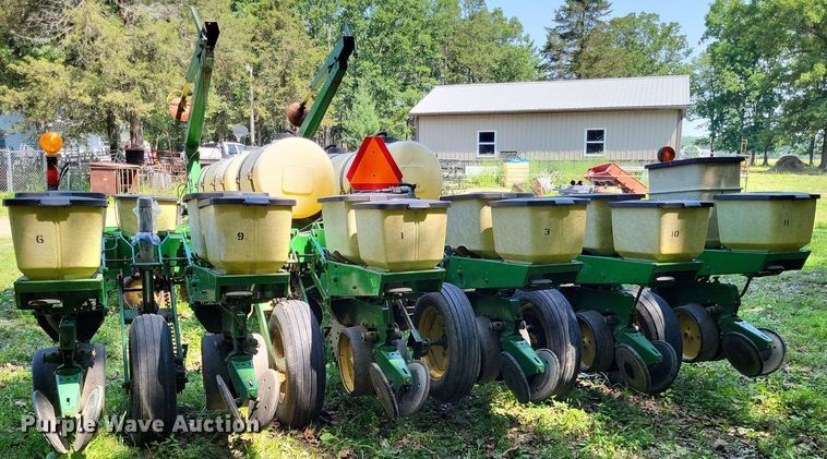 image for item DP5169 John Deere 7000  no-till planter