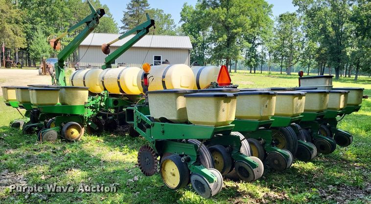image for item DP5169 John Deere 7000  no-till planter