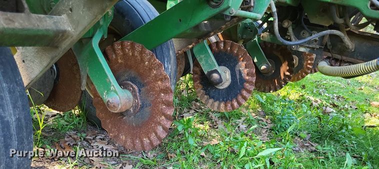 image for item DP5169 John Deere 7000  no-till planter