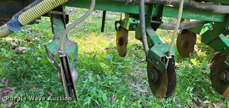 image for item DP5169 John Deere 7000  no-till planter