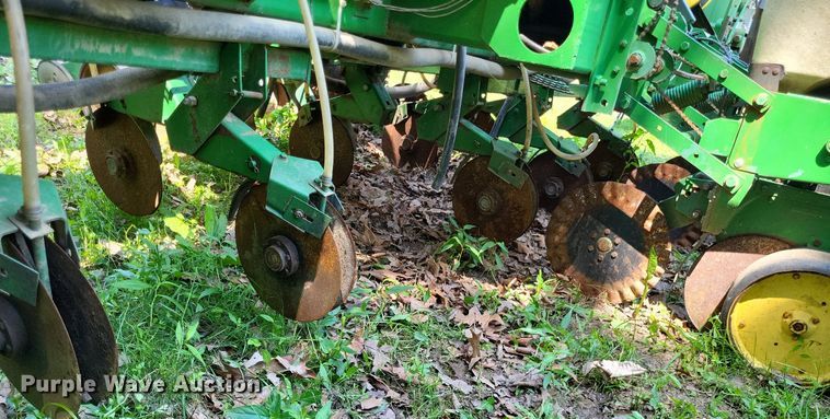 image for item DP5169 John Deere 7000  no-till planter