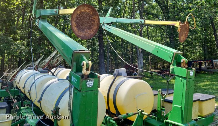 image for item DP5169 John Deere 7000  no-till planter