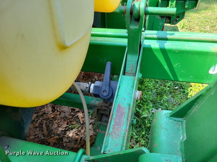 image for item DP5169 John Deere 7000  no-till planter
