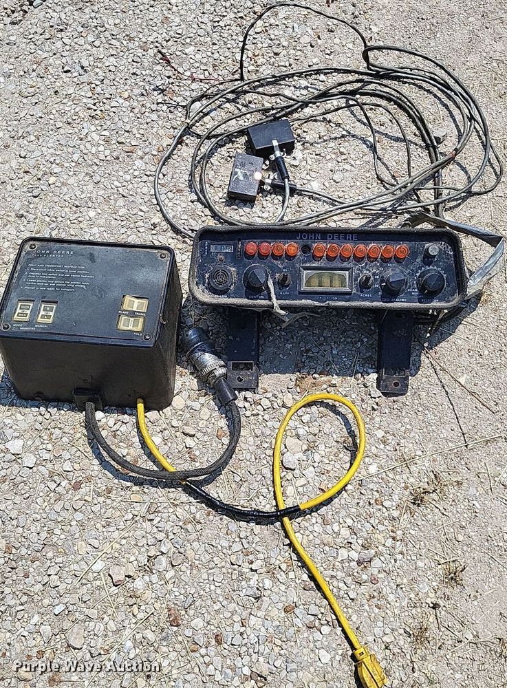 image for item DP5169 John Deere 7000  no-till planter