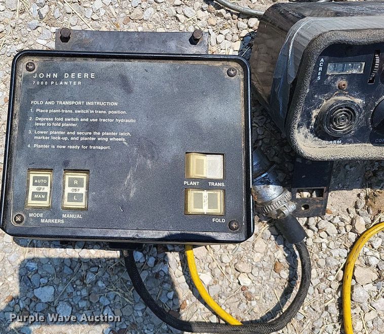 image for item DP5169 John Deere 7000  no-till planter