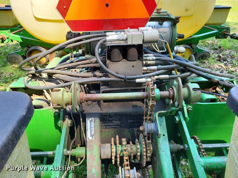 image for item DP5169 John Deere 7000  no-till planter