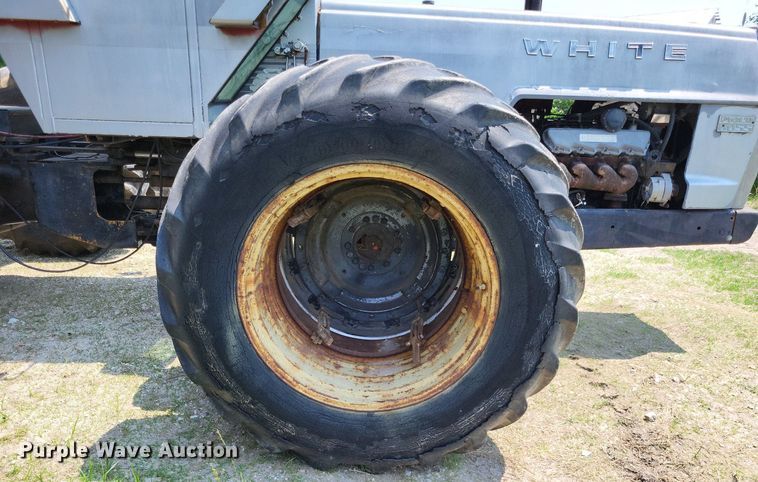 image for item DP5170 1975 White 4-150 Field Boss  4WD tractor