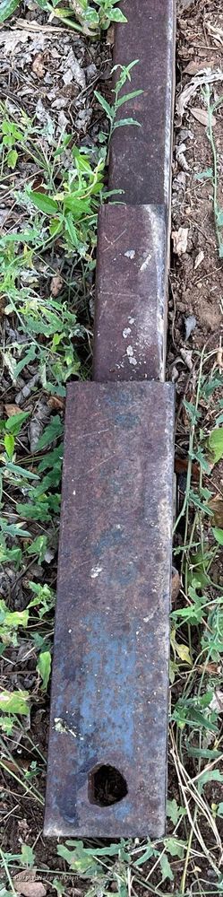 image for item DQ2094 (2) pieces of ag equipment