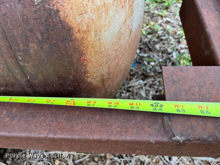 image for item DQ2094 (2) pieces of ag equipment