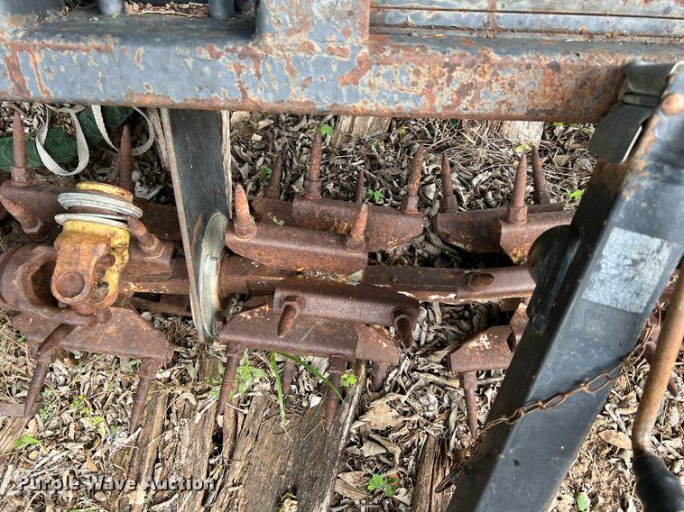 image for item DQ2094 (2) pieces of ag equipment
