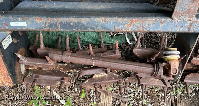 image for item DQ2094 (2) pieces of ag equipment