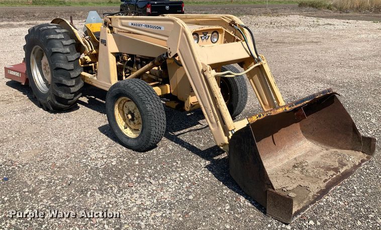 image for item HN9909 Massey Ferguson 204  tractor