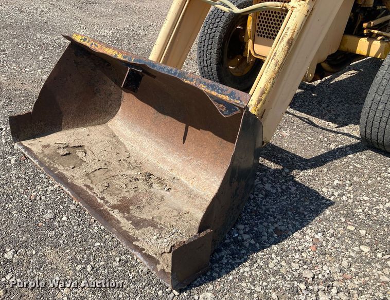 image for item HN9909 Massey Ferguson 204  tractor