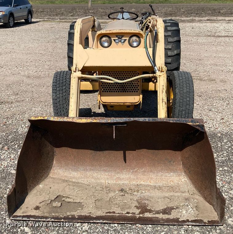 image for item HN9909 Massey Ferguson 204  tractor