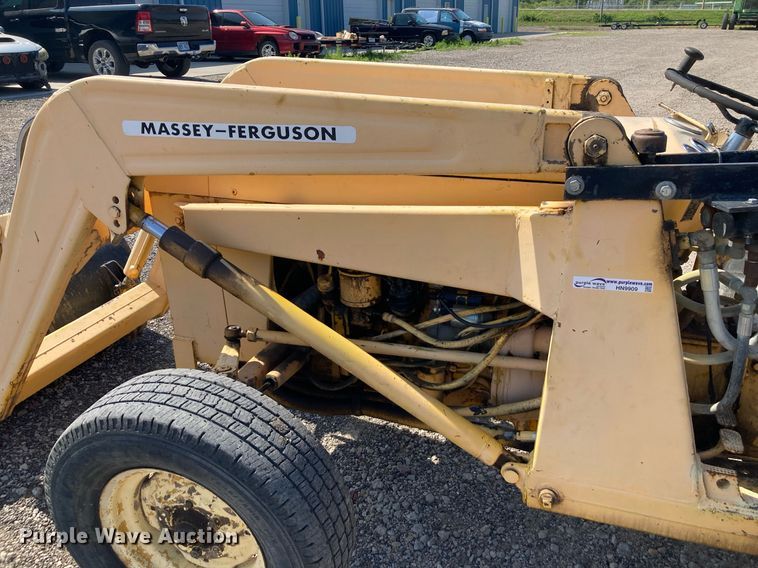 image for item HN9909 Massey Ferguson 204  tractor