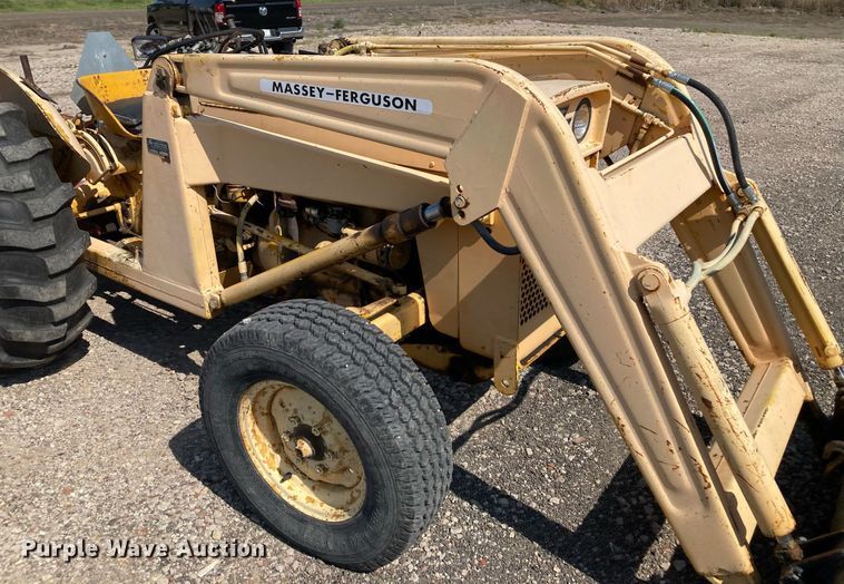 image for item HN9909 Massey Ferguson 204  tractor