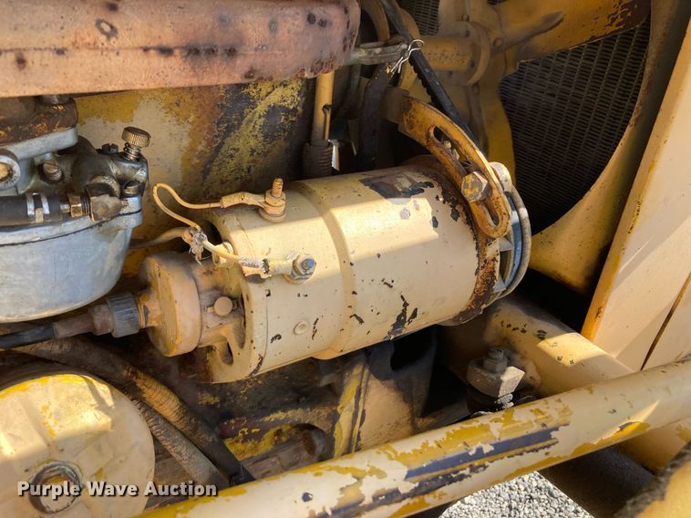 image for item HN9909 Massey Ferguson 204  tractor