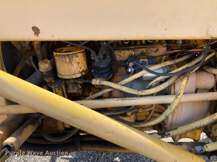 image for item HN9909 Massey Ferguson 204  tractor