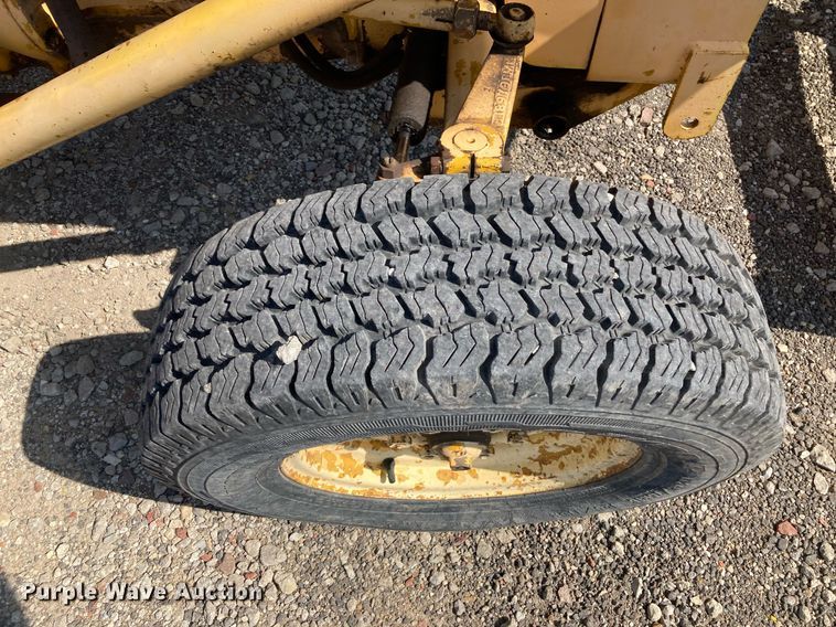 image for item HN9909 Massey Ferguson 204  tractor