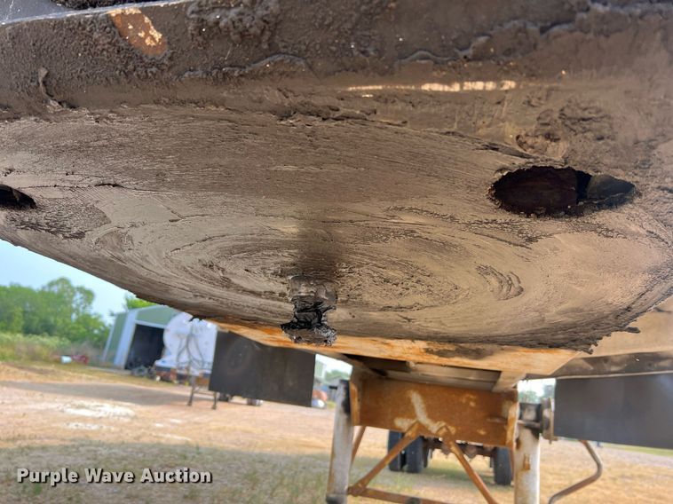 image for item II9154 1993 Warren  feed delivery trailer