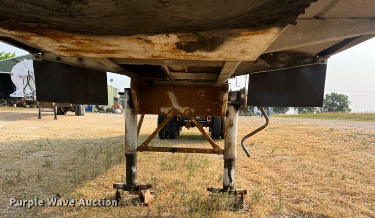 image for item II9154 1993 Warren  feed delivery trailer