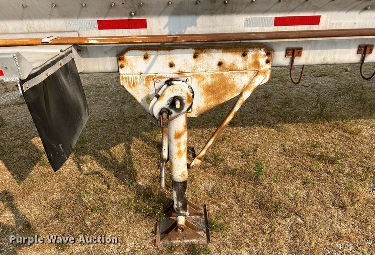 image for item II9154 1993 Warren  feed delivery trailer