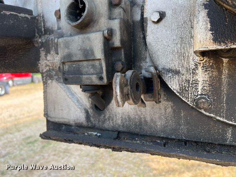 image for item II9154 1993 Warren  feed delivery trailer