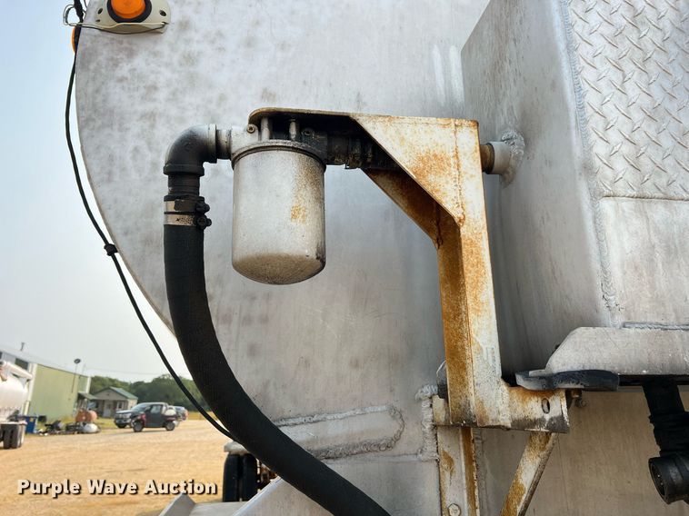 image for item II9154 1993 Warren  feed delivery trailer