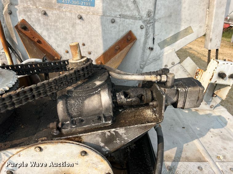 image for item II9154 1993 Warren  feed delivery trailer