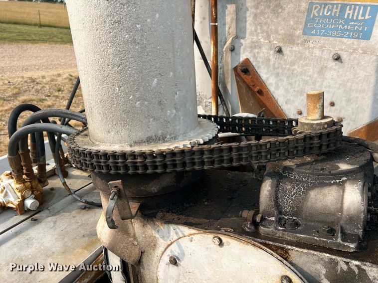 image for item II9154 1993 Warren  feed delivery trailer