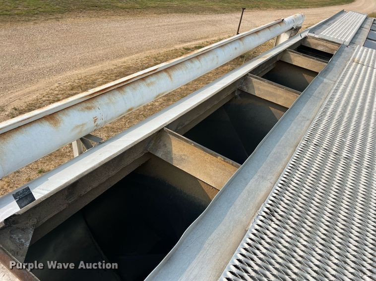 image for item II9154 1993 Warren  feed delivery trailer