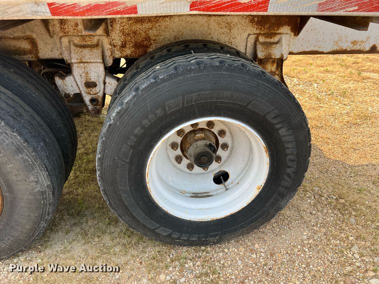 image for item II9154 1993 Warren  feed delivery trailer