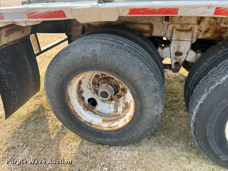 image for item II9154 1993 Warren  feed delivery trailer