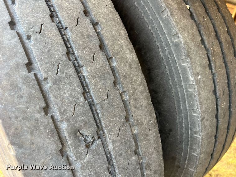 image for item II9154 1993 Warren  feed delivery trailer